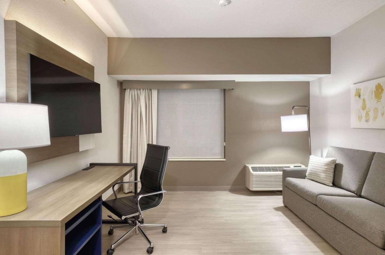 Comfort Suites Milwaukee Airport Oak Creek Eksteriør billede