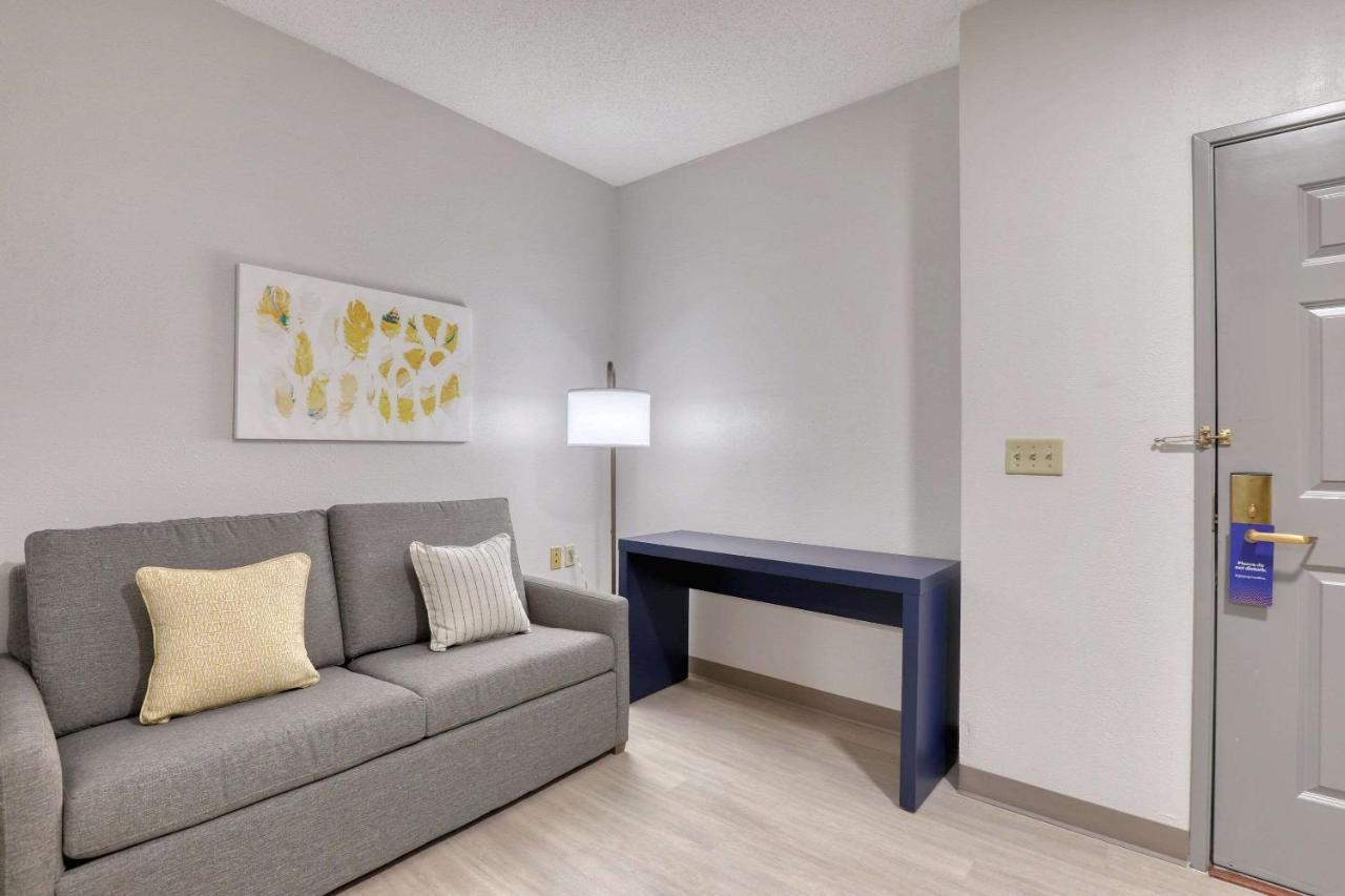 Comfort Suites Milwaukee Airport Oak Creek Eksteriør billede