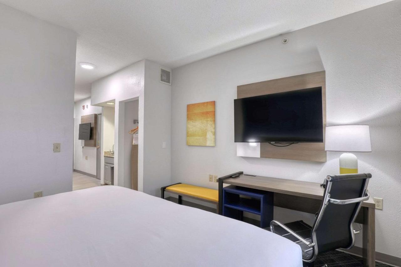 Comfort Suites Milwaukee Airport Oak Creek Eksteriør billede