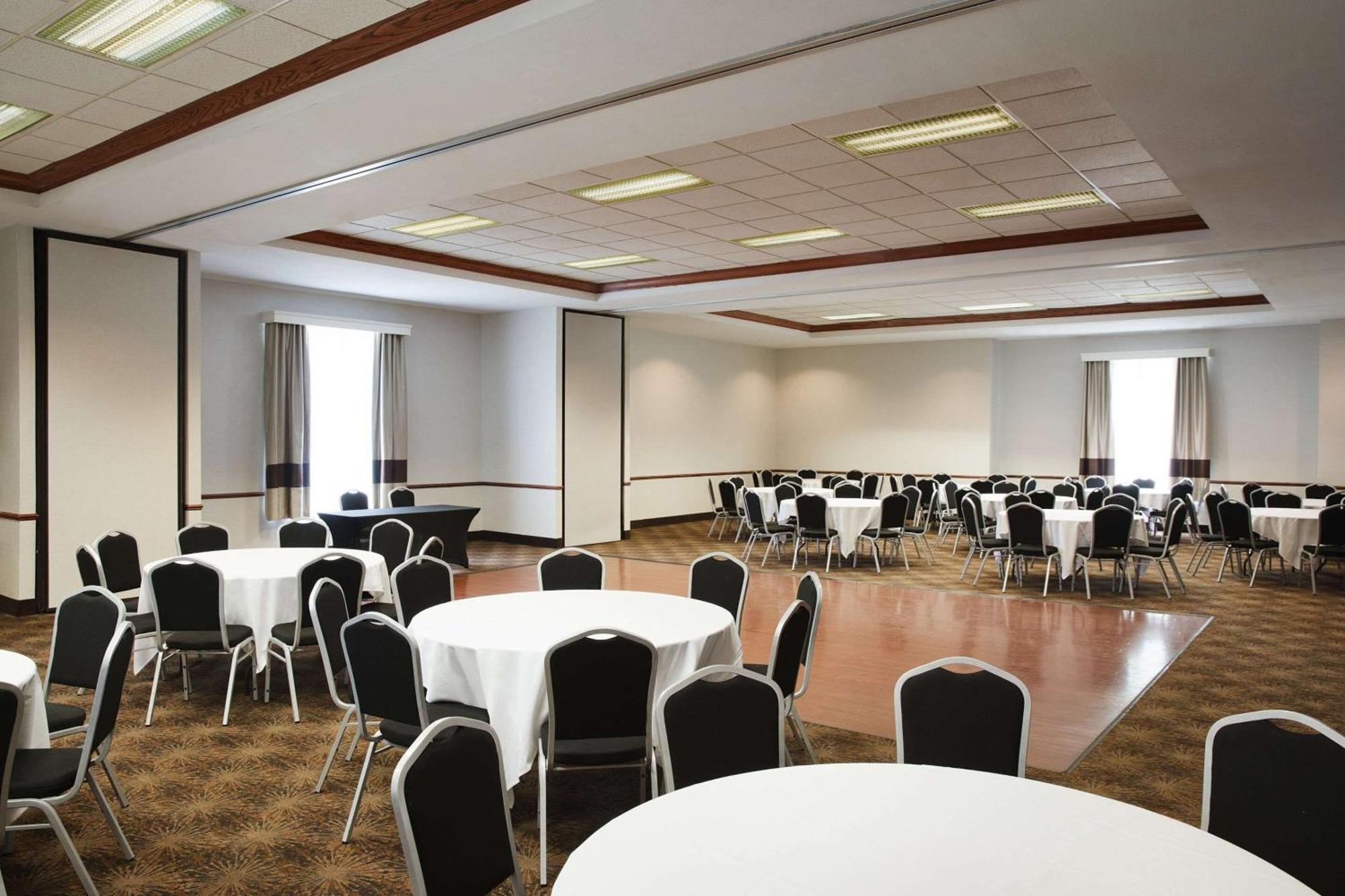 Comfort Suites Milwaukee Airport Oak Creek Eksteriør billede